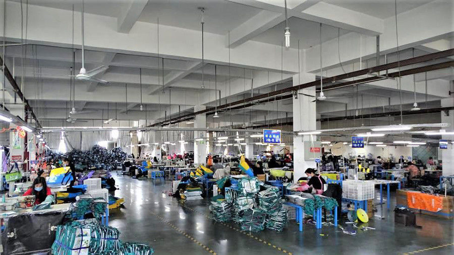 Dongguan Fangxin Gift Manufacturing Co., Ltd. linea di produzione in fabbrica
