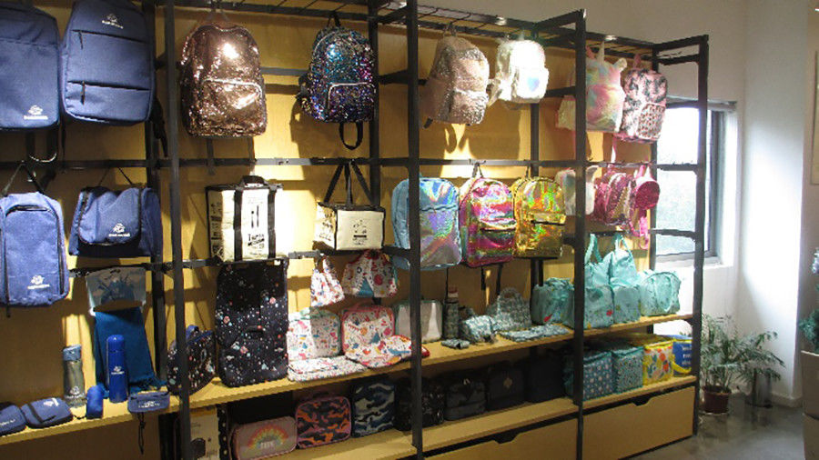 Dongguan Fangxin Gift Manufacturing Co., Ltd. linea di produzione in fabbrica